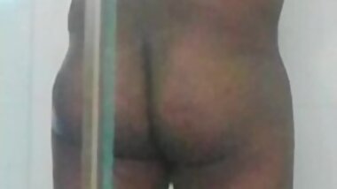 Anal shower: Amateur Japanese lesbian milf stepmom squirting is satisfying